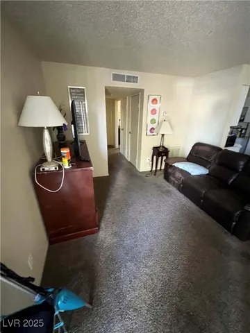 $700 | 1388 East Desert Inn Road, Unit 2(ROOM A), Las Vegas, NV 89169