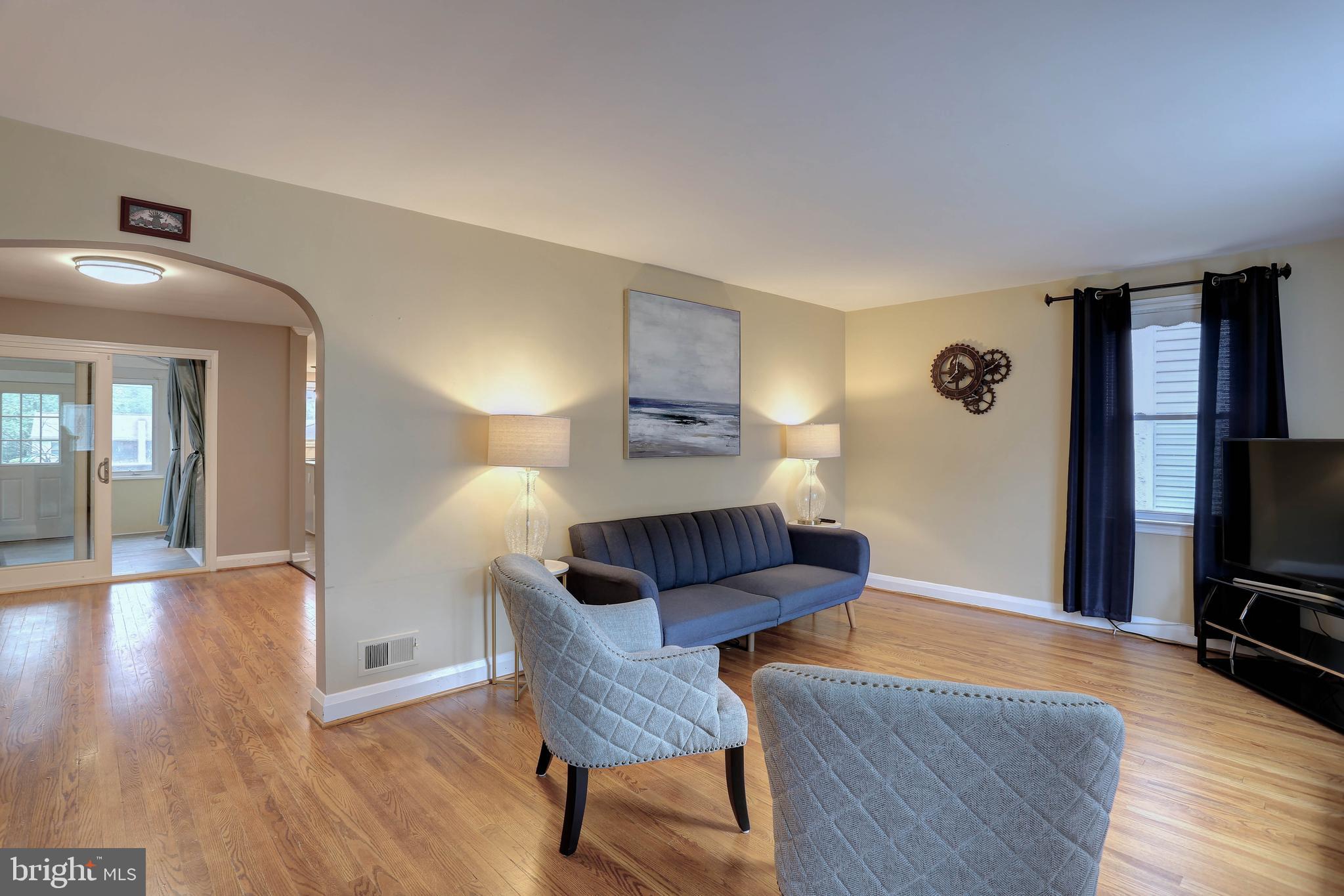 548 Cleveland Road Linthicum, MD 21090 - Photo 4 of 45