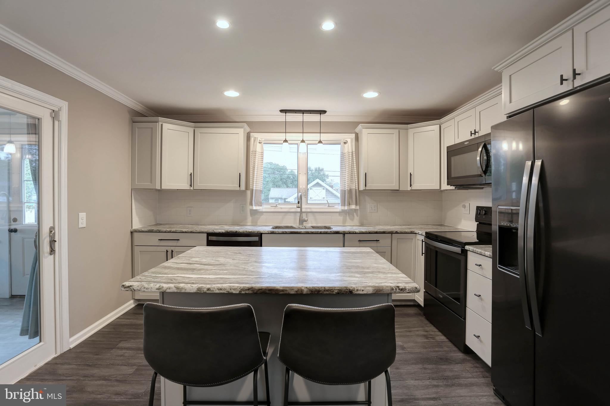 548 Cleveland Road Linthicum, MD 21090 - Photo 8 of 45