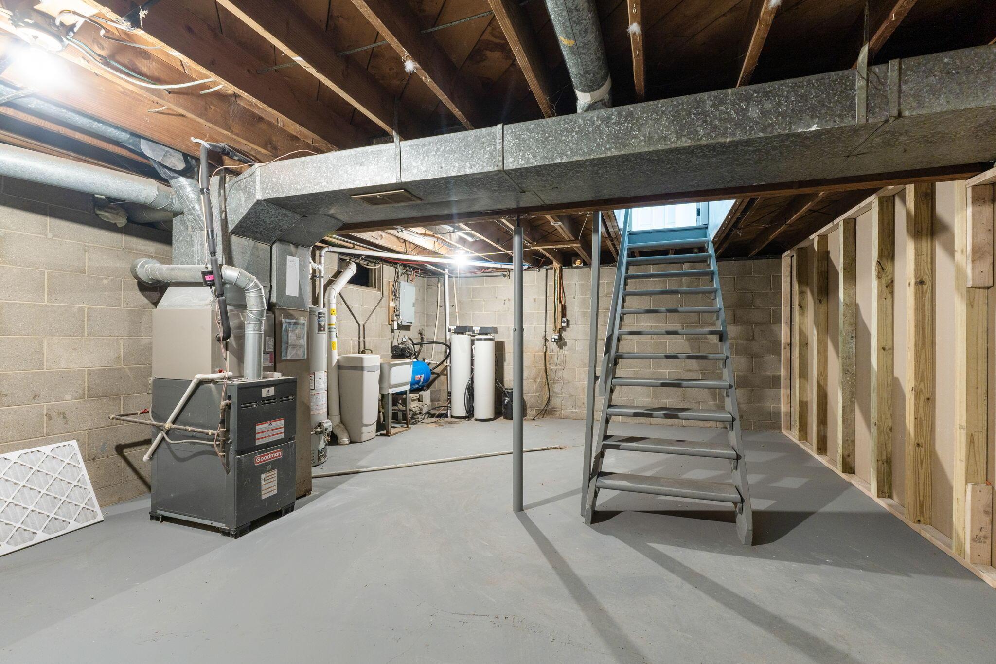 4435 Bixby Road Groveport, OH 43125 - Photo 33 of 46 4435 Bixby Rd (Interior)-30
