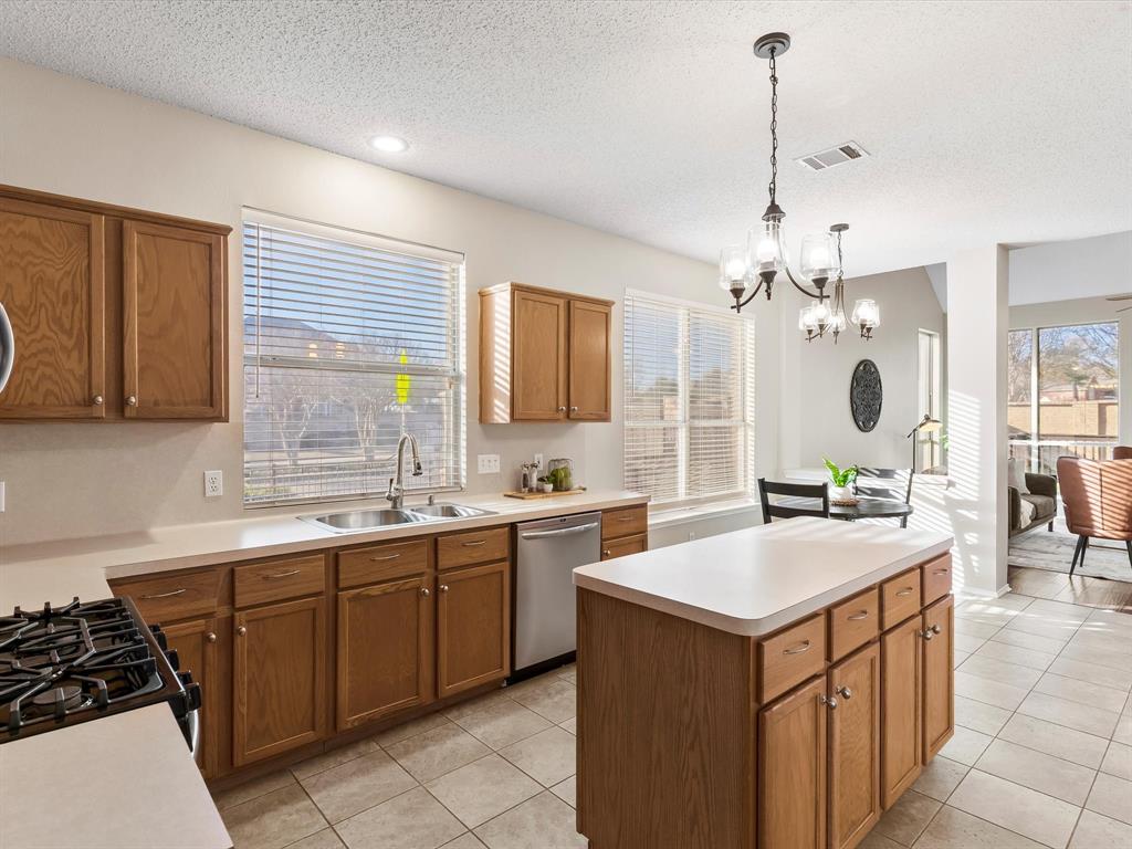 7303 Vista Ridge Lane Sachse, TX 75048 - Photo 4 of 38