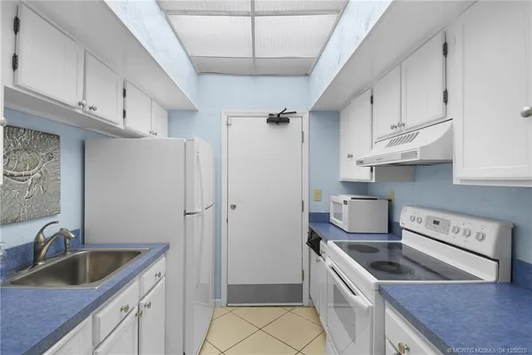 $369,900 | 1357 Northeast Ocean Boulevard, Unit 214, Stuart, FL 34996