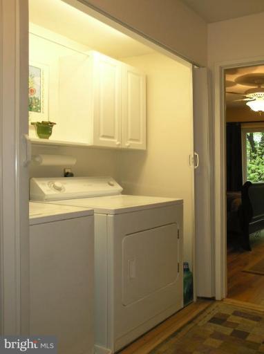 11462 Orchard Lane Reston, VA 20190 - Photo 11 of 30 LAUNDRY BEDROOM LEVEL
