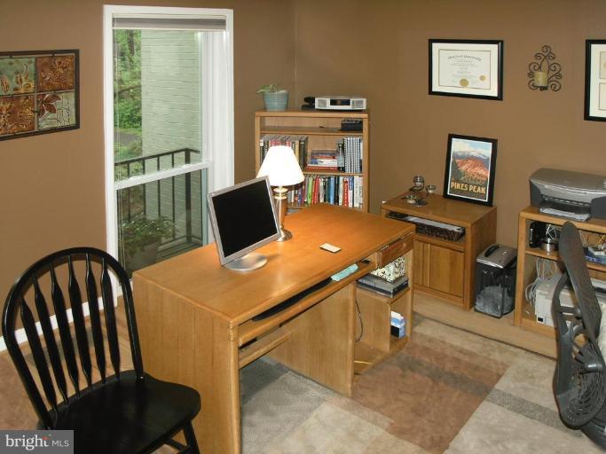 11462 Orchard Lane Reston, VA 20190 - Photo 7 of 30 STUDY/BEDROOM