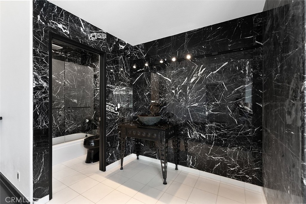 13036 Springarden Lane Westminster, CA 92683 - Photo 23 of 41