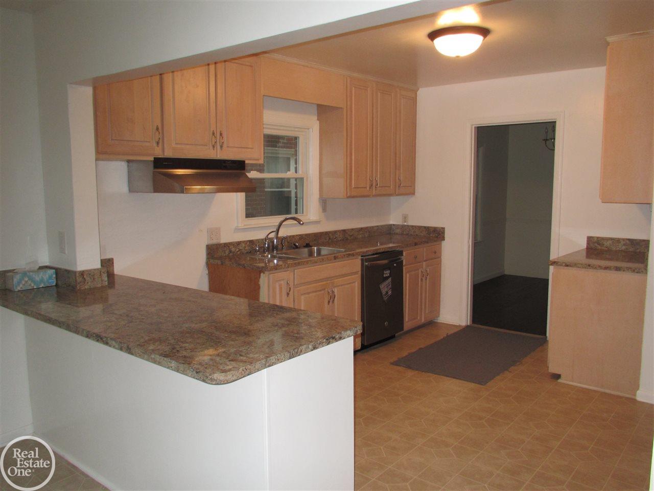1323 Hampton Road Grosse Pointe Woods, MI 48236 - Photo 35 of 40