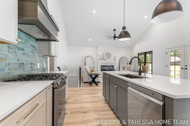 $505,000 | 401 Sabine Drive, Unit 31, Muskegon, MI 49442