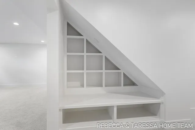 $505,000 | 401 Sabine Drive, Unit 31, Muskegon, MI 49442