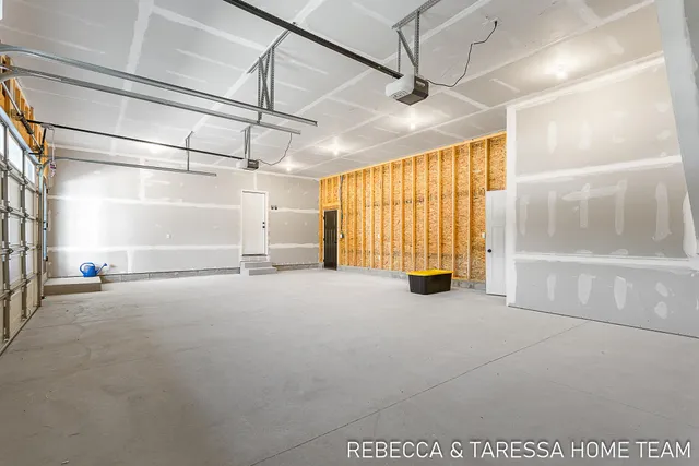 $505,000 | 401 Sabine Drive, Unit 31, Muskegon, MI 49442