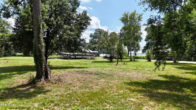 $250,000 | 6 Acres Mol Eagle Lake, Vicksburg, MS 39183