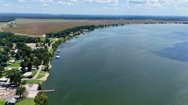 $250,000 | 6 Acres Mol Eagle Lake, Vicksburg, MS 39183