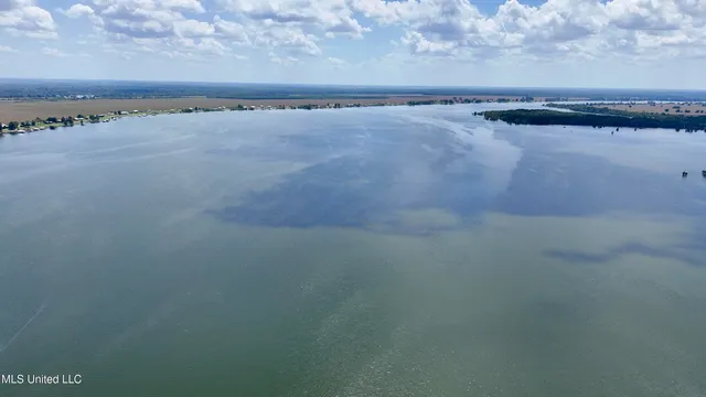 $250,000 | 6 Acres Mol Eagle Lake, Vicksburg, MS 39183