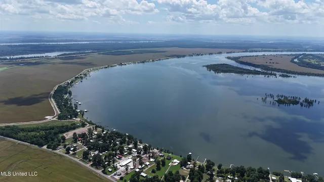 $250,000 | 6 Acres Mol Eagle Lake, Vicksburg, MS 39183