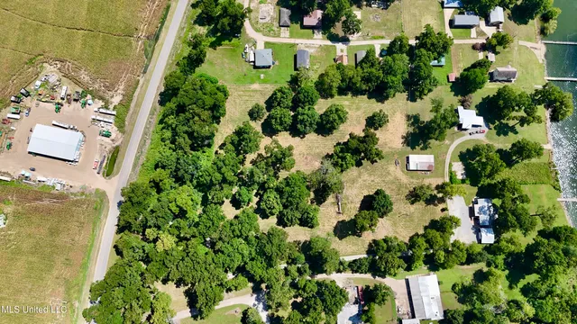 $250,000 | 6 Acres Mol Eagle Lake, Vicksburg, MS 39183