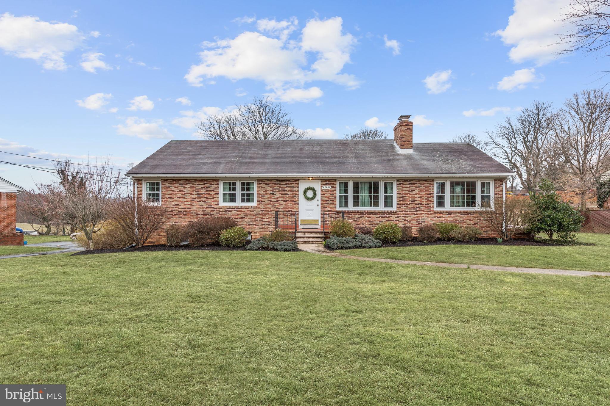 27237 Ridge Road Damascus, MD 20872 - Photo 1 of 43 Welcome Home!