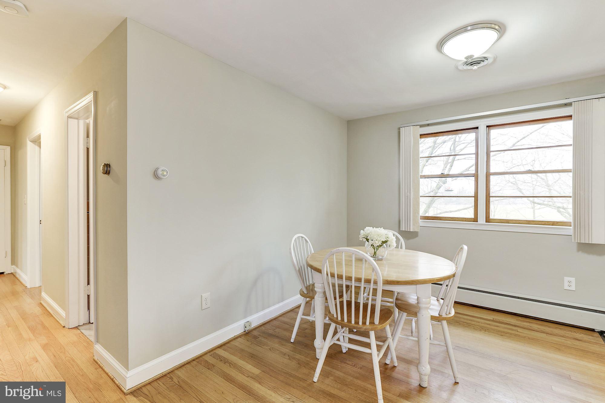 27237 Ridge Road Damascus, MD 20872 - Photo 15 of 43 Dining Room