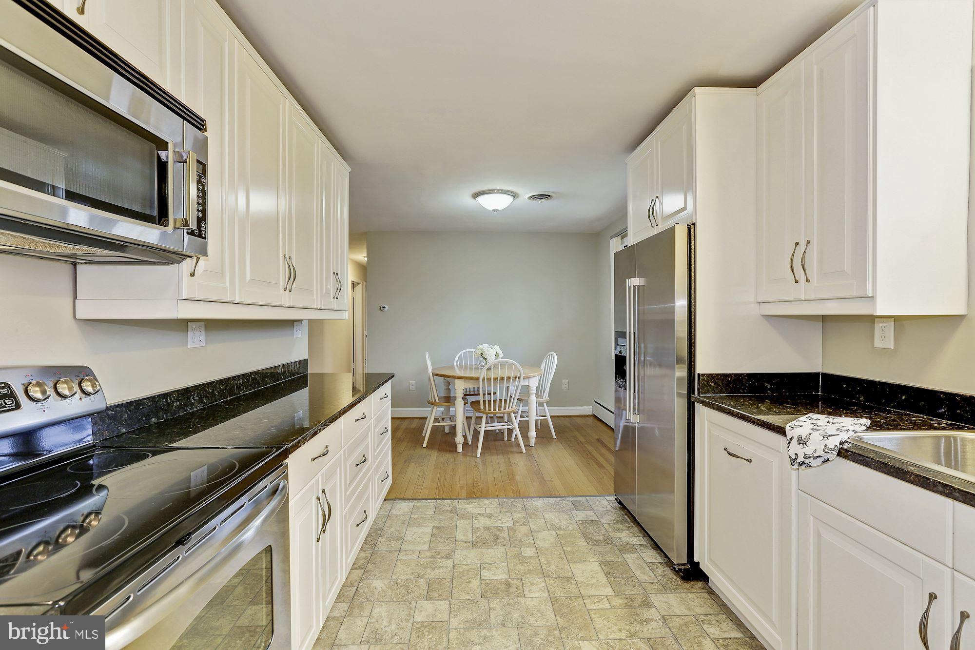 27237 Ridge Road Damascus, MD 20872 - Photo 7 of 43 Beautifully Remodeled Kitchen