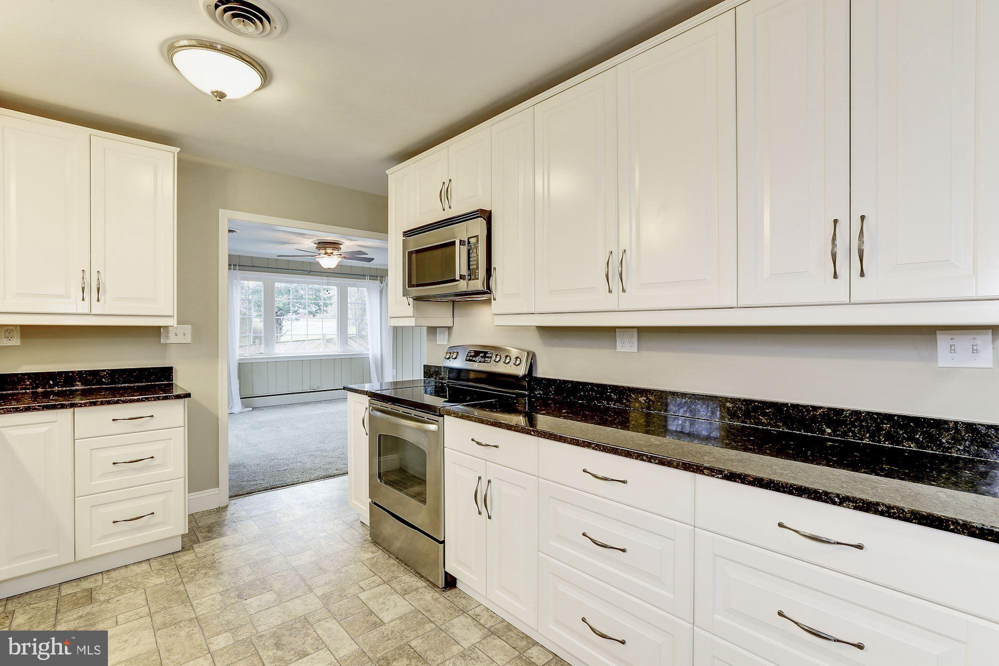 27237 Ridge Road Damascus, MD 20872 - Photo 9 of 43 Beautifully Remodeled Kitchen