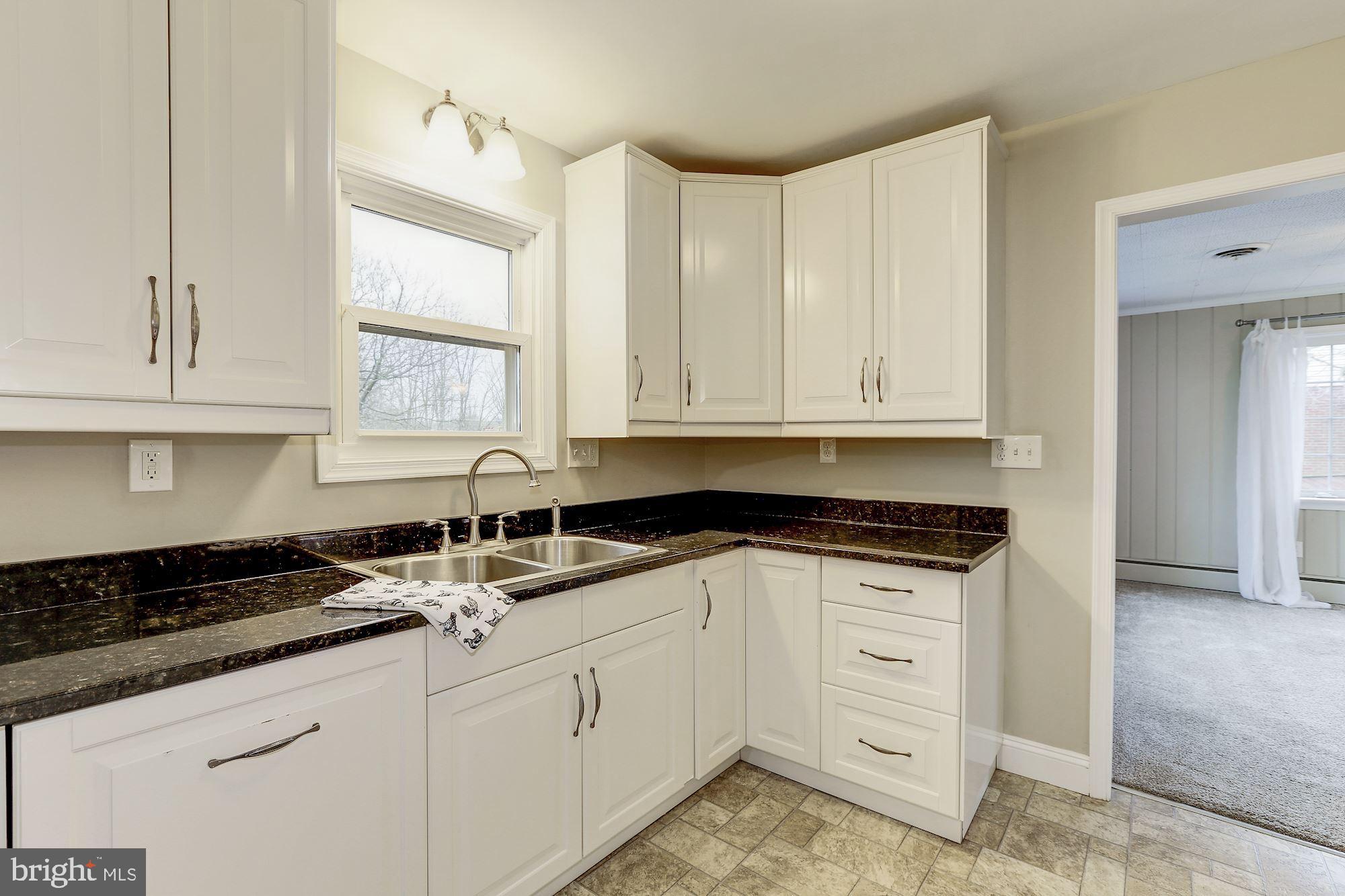 27237 Ridge Road Damascus, MD 20872 - Photo 10 of 43 Kitchen