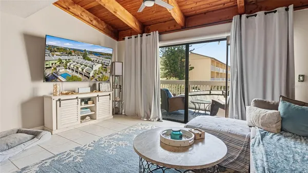 $3,150 | 318 Windrush Boulevard, Unit 9, Indian Rocks Beach, FL 33785