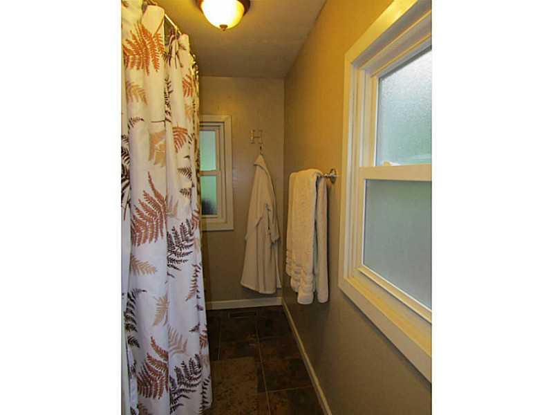 167 Poplar Street McKees Rocks, PA 15136 - Photo 14 of 22 Master Bath/Spa. Shower area with curved rod.