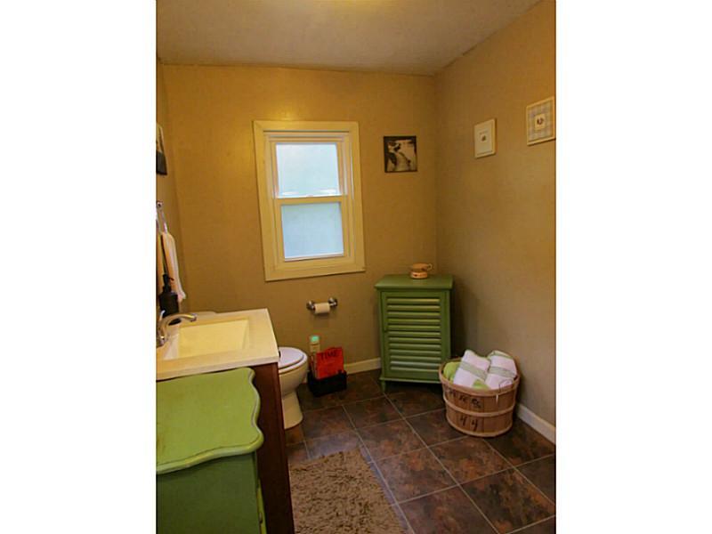 167 Poplar Street McKees Rocks, PA 15136 - Photo 17 of 22 Master Bath/Spa. A different view of the bathroom.