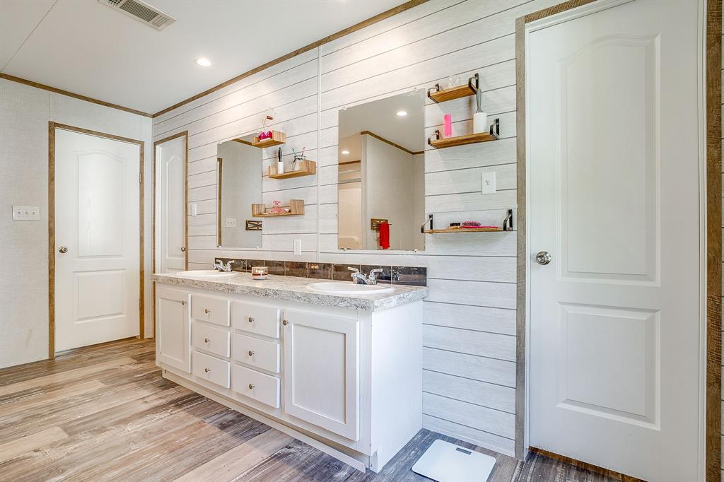 1804 Coral Road Pelican Bay, TX 76020 - Photo 22 of 31