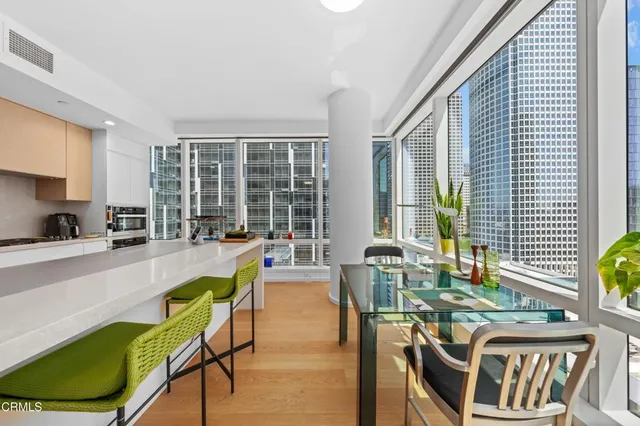 $1,099,000 | 877 Francisco Street, Unit 1506, Los Angeles, CA 90017