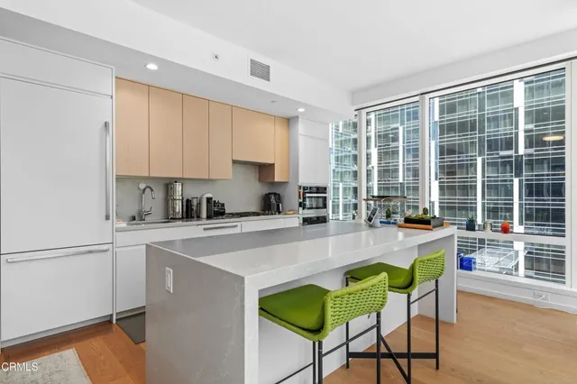 $1,099,000 | 877 Francisco Street, Unit 1506, Los Angeles, CA 90017