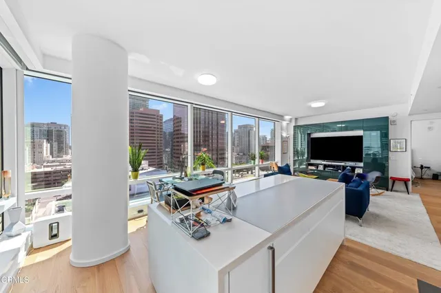 $1,099,000 | 877 Francisco Street, Unit 1506, Los Angeles, CA 90017