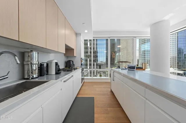 $1,099,000 | 877 Francisco Street, Unit 1506, Los Angeles, CA 90017