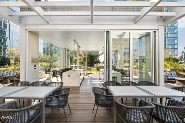 $1,099,000 | 877 Francisco Street, Unit 1506, Los Angeles, CA 90017