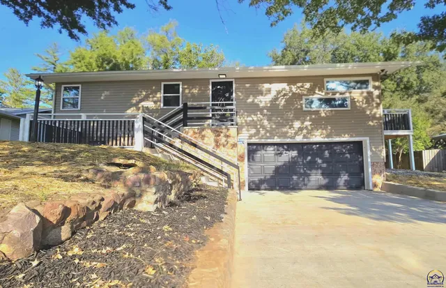 $287,077 | 308 Kansa Drive, Ozawkie, KS 66070