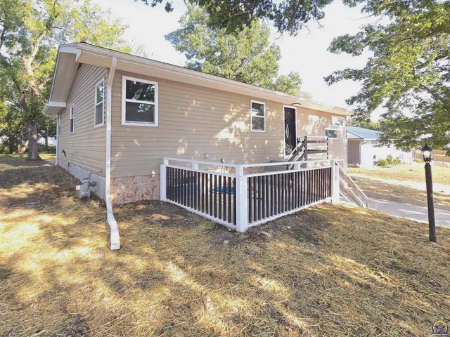 $297,077 | 308 Kansa Drive, Ozawkie, KS 66070