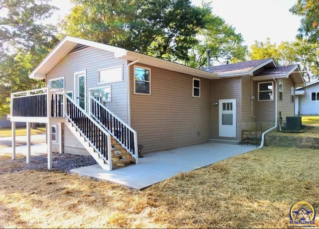 $287,077 | 308 Kansa Drive, Ozawkie, KS 66070