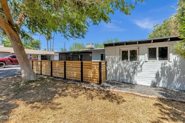 $2,150 | 3110 North 39th Street, Phoenix, AZ 85018