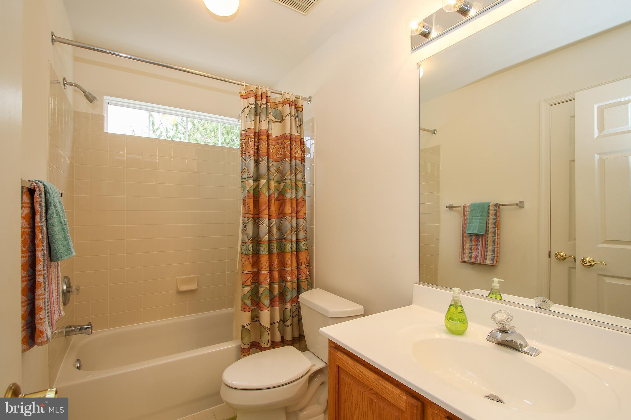 307 Longbow Road Mount Airy, MD 21771 - Photo 21 of 30 Upper level hall bath