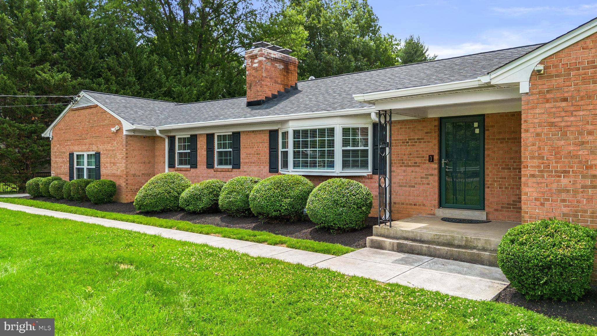 12416 West Old Baltimore Road Boyds, MD 20841 - Photo 3 of 39