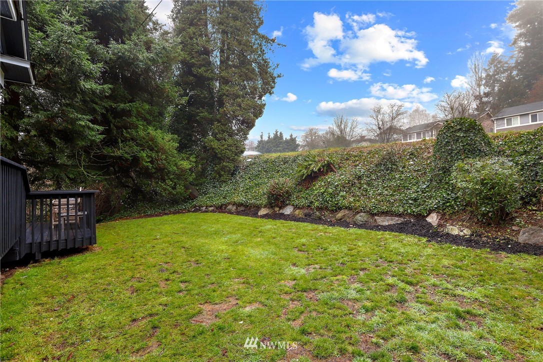 5431 Broadway Everett, WA 98203 - Photo 21 of 22 a view of an outdoor space and yard