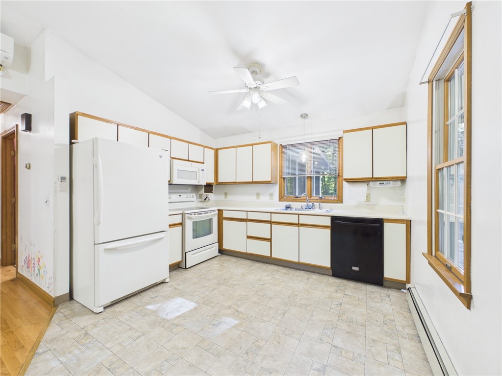 657 Shannock Road South Kingstown, RI 02879 - Photo 12 of 24