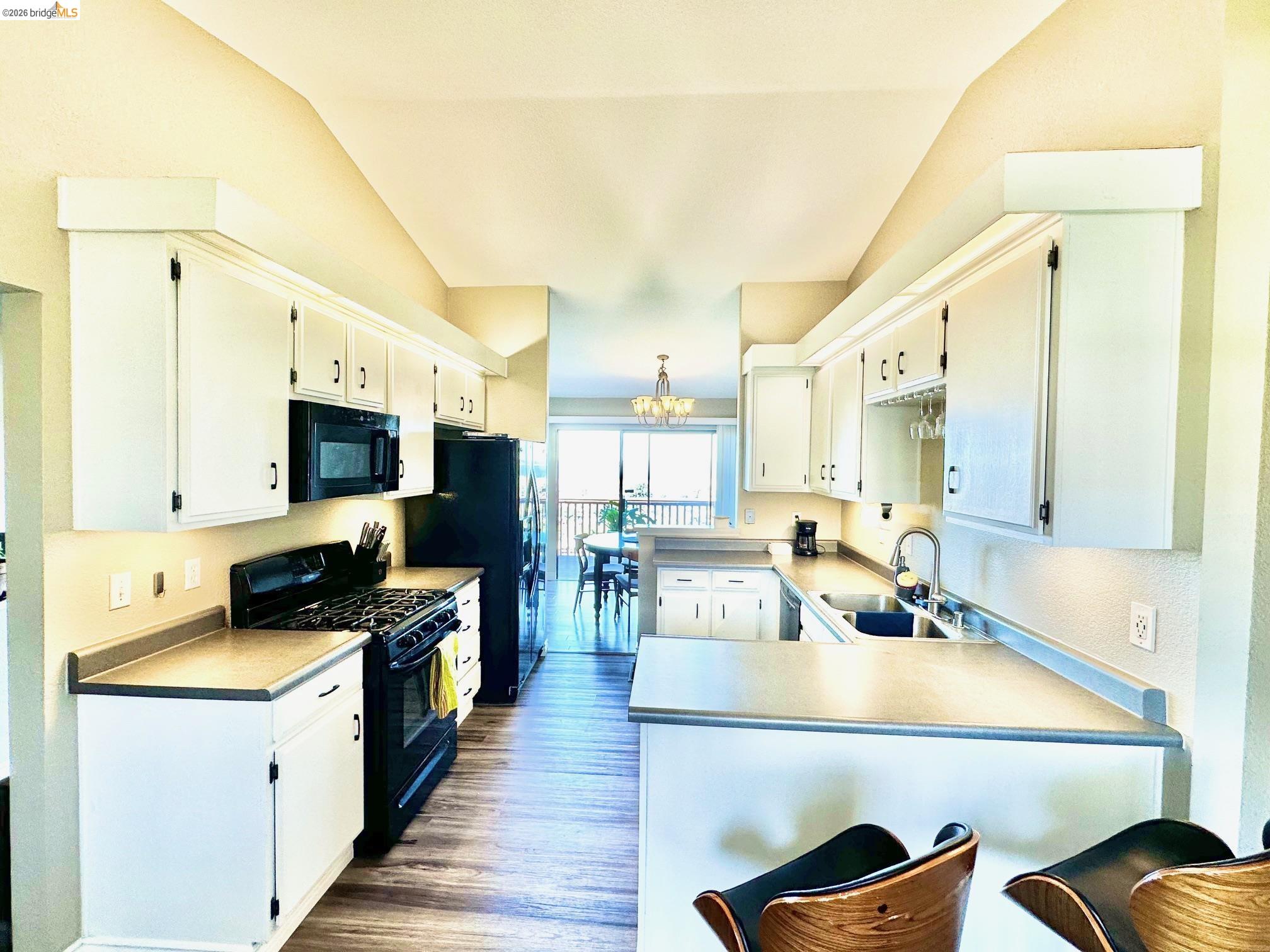 222 Manuel Court Bay Point, CA 94565 - Photo 8 of 48