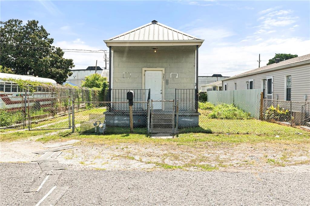 313 Profit Street Marrero, LA 70072 - Photo 2 of 12