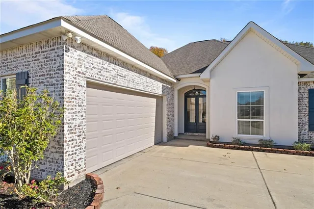 $399,900 | 39724 Summer Lane, Ponchatoula, LA 70454