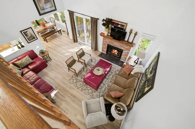 $275,000 | 911 Old Oak Circle, Algonquin, IL 60102