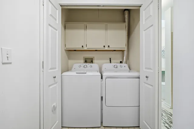 $275,000 | 911 Old Oak Circle, Algonquin, IL 60102