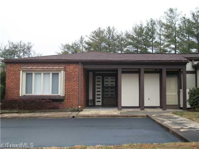1135 Gatehouse Road High Point, NC 27262 - Photo 2 of 27 Exterior Front.