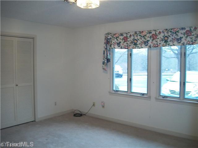 1135 Gatehouse Road High Point, NC 27262 - Photo 15 of 27 3rd Bedroom.
