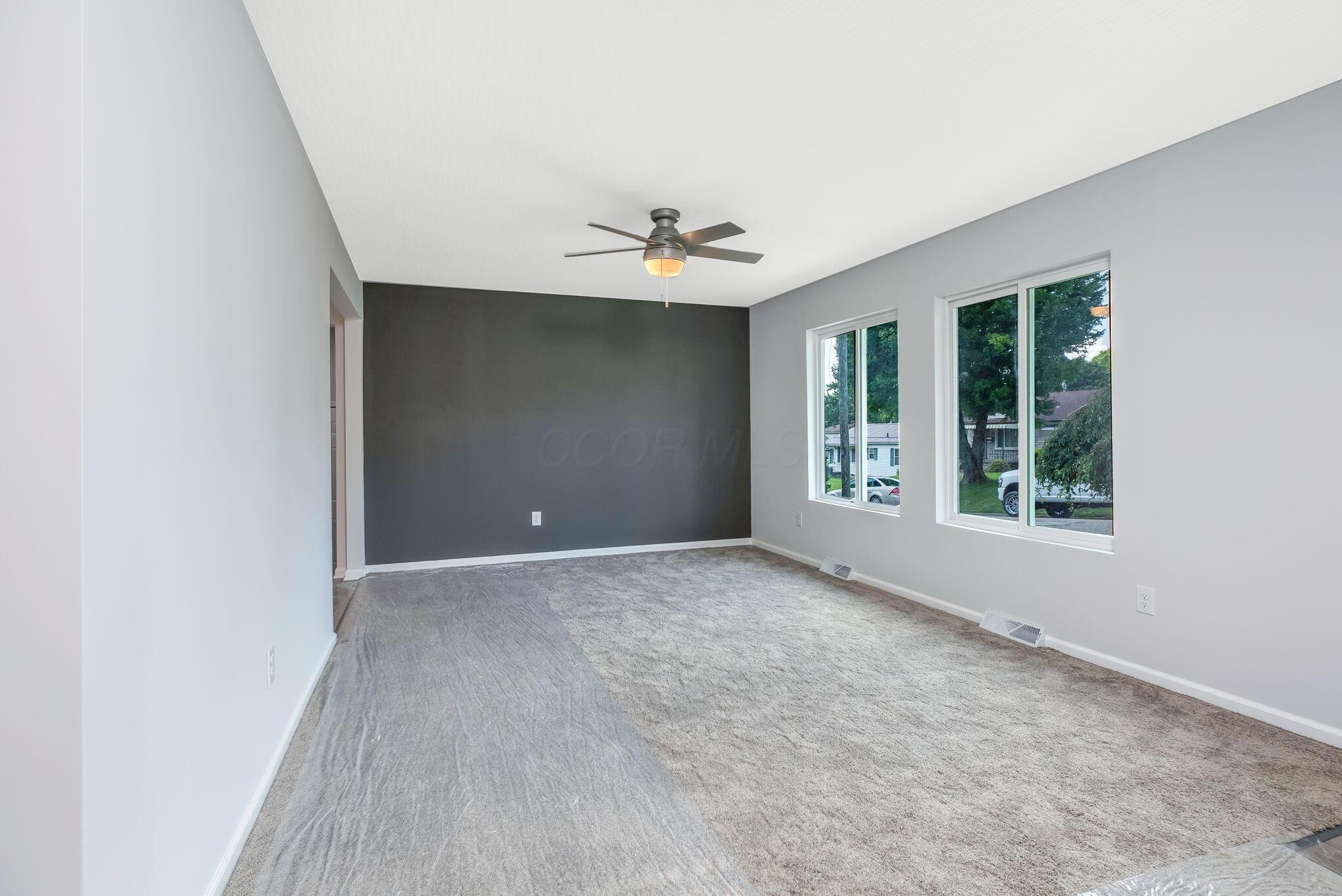 928 Rutter Avenue Lancaster, OH 43130 - Photo 10 of 87 Living Room