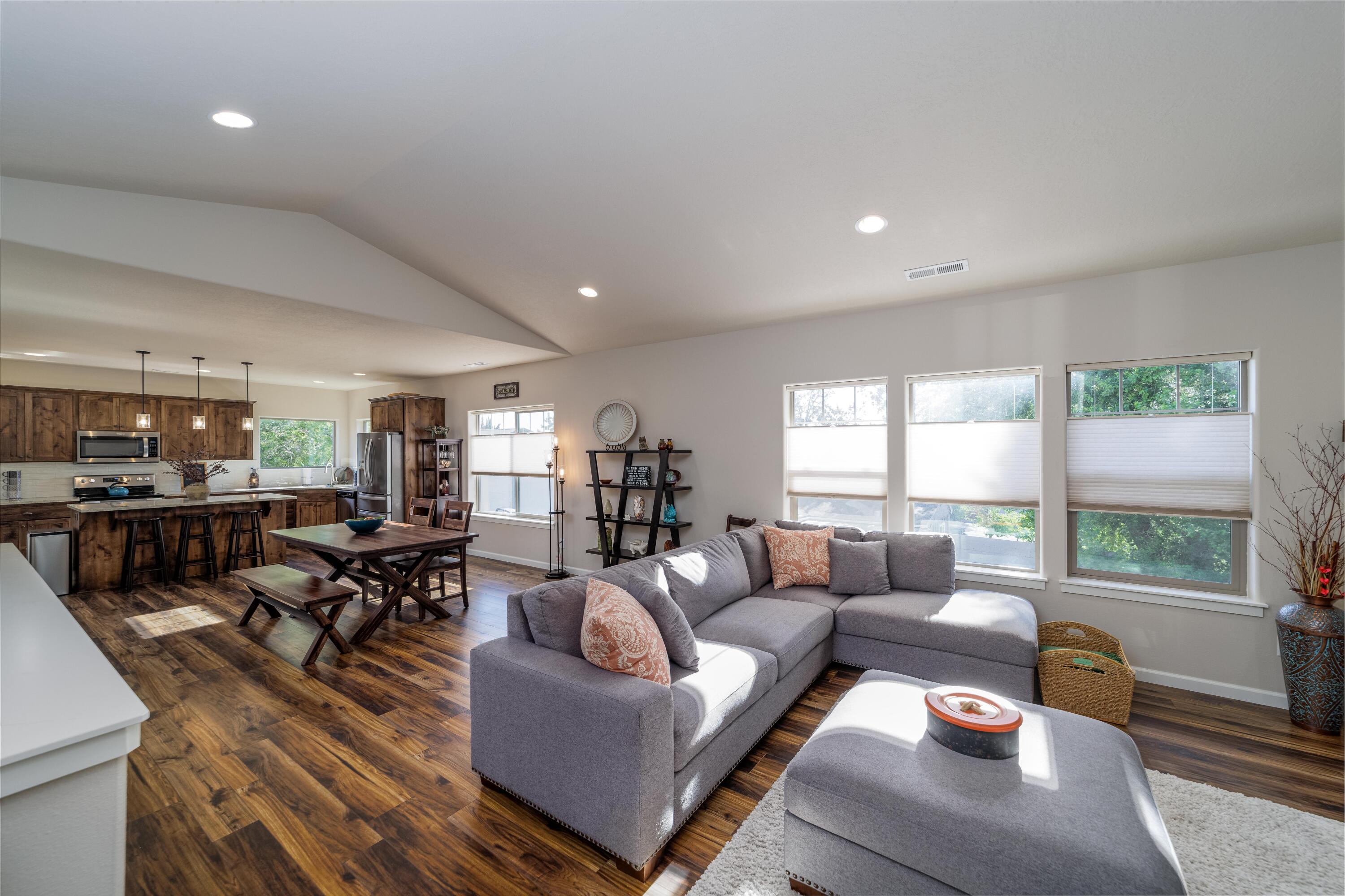 2756 Southwest 34th Street Redmond, OR 97756 - Photo 12 of 44 2756_SW_34th_St-13