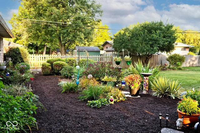 $300,000 | 7629 Honnen Drive North, Indianapolis, IN 46256